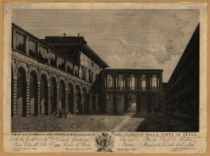 Veduta interna del cortile del palazzo del pubblico della citá di Lucca